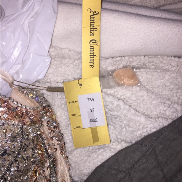 PROM DRESS - Picture 3 of 7